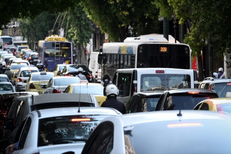 Ανασφάλιστα οχήματα χωρίς ΚΤΕΟ και τέλη κυκλοφορίας – «Ραβασάκια» σε 450.000 παραβάτες