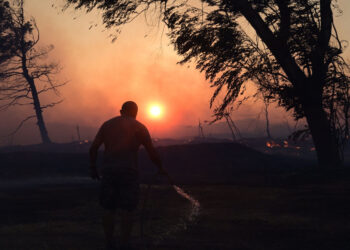 Αιμίλιος Χειλάκης – Αθηνά Μαξίμου: «Απεγκλωβιστήκαμε, μας άφησαν στο έλεος του Θεού»