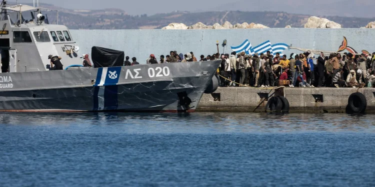 Πως θα αντιμετωπίσει η κυβέρνηση την αύξηση των μεταναστευτικών ροών στην Κρήτη