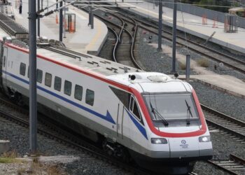 Hellenic Train: Aκινητοποιήθηκε η αμαξοστοιχία από Λάρισα προς Θεσσαλονίκη