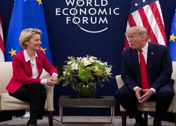 Τετ α τετ Τραμπ – Φον ντερ Λάιεν στη Σκωτία για τους δασμούς