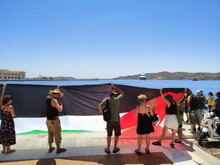 Σύρος: Αναχώρησε το κρουαζιερόπλοιο με τους ισραηλινούς επιβάτες