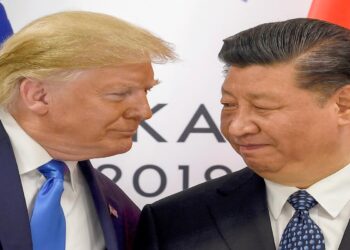 FT: Ο Τραμπ «παγώνει» ελέγχους εξαγωγών για να εξασφαλίσει συμφωνία με Κίνα για το εμπόριο