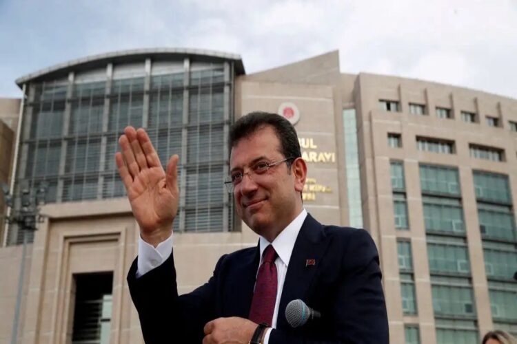 Τουρκία: Αθώος για την κατηγορία της τρομοκρατίας κρίθηκε ο Ιμάμογλου