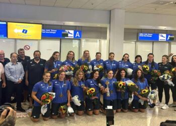 H Ελλάδα υποδέχτηκε τα «χρυσά» κορίτσια της εθνικής πόλο!