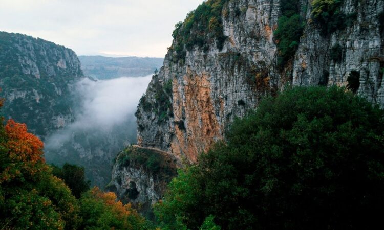Ιωάννινα: Μεγάλη κινητοποίηση για διάσωση γυναίκας από το Φαράγγι του Βίκου