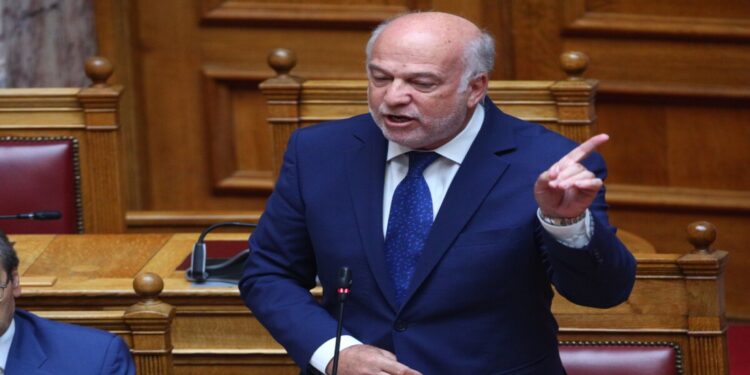 Τι κρύβουν οι επιθέσεις της αντιπολίτευσης στους υπουργούς του Κυριάκου Μητσοτάκη