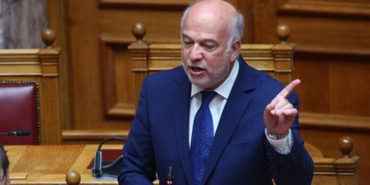 Πολεμικό κλίμα στη Βουλή: Μετωπική σύγκρουση Φλωρίδη με την αντιπολίτευση