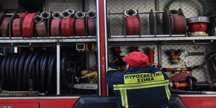 Φωτιά στη Μεσσηνία: Στο νοσοκομείο πυροσβέστης