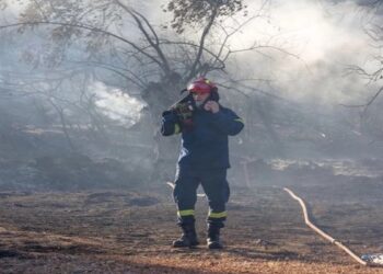 Φωτιά στη Θεσσαλονίκη: Σε εξέλιξη στο Άσσηρο – Μήνυμα του 112