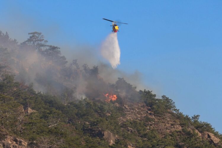 Φωτιά στη Μυτιλήνη  – Έσβησε στη Λάρισα