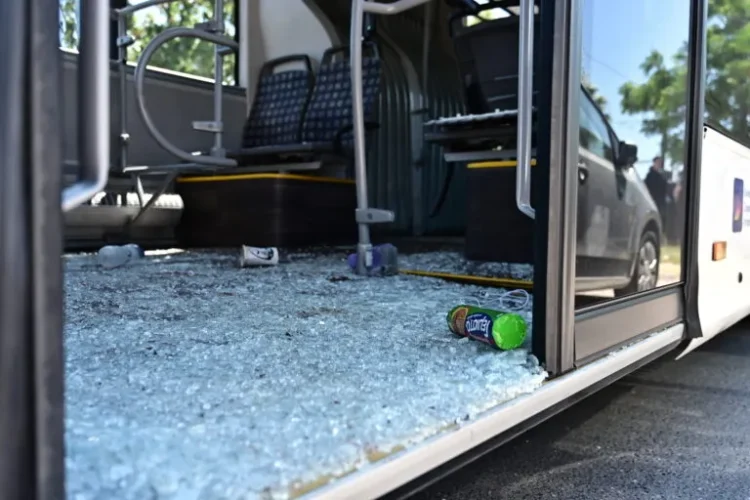 Λεωφορείο συγκρούστηκε με όχημα στη λεωφόρο Συγγρού – Αρκετοί τραυματίες