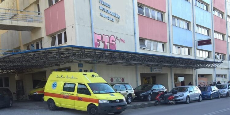 Λάρισα: ΙΧ παρέσυρε και τραυμάτισε δύο νοσηλεύτριες