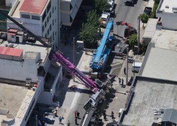 Περιστέρι: Τι λέει η ιδιοκτήτρια του διαμερίσματος που καταπλακώθηκε από τον γερανό