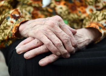 Φρίκη στα Τρίκαλα: 67χρονος βίαζε την 91χρονη μητέρα του