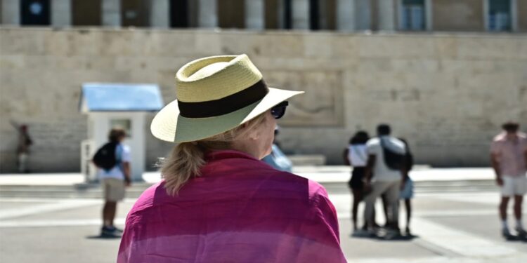 Καιρός: Πτώση της θερμοκρασίας την Παρασκευή, από την Κυριακή ο υδράργυρος ανεβαίνει