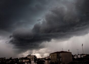 Επικαιροποίηση έκτακτου δελτίου της ΕΜΥ – Ραγδαία αλλαγή του καιρού με ισχυρές βροχές, καταιγίδες και πολύ ισχυρούς ανέμους