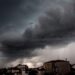 Επικαιροποίηση έκτακτου δελτίου της ΕΜΥ – Ραγδαία αλλαγή του καιρού με ισχυρές βροχές, καταιγίδες και πολύ ισχυρούς ανέμους