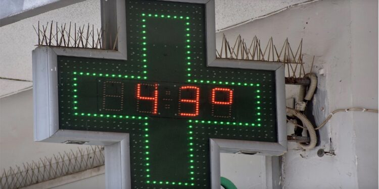 Καιρός: Καύσωνας μέρα 3η – Οι περιοχές που θα «βράσουν» στους 43 βαθμούς Κελσίου
