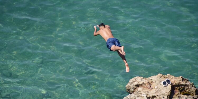 Έκτακτο δελτίο επιδείνωσης καιρού από την ΕΜΥ – Καύσωνας διαρκείας με 40άρια