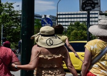 Καιρός: Ξεκινά ο καύσωνας διαρκείας με 43άρια – Δείτε live την πορεία του