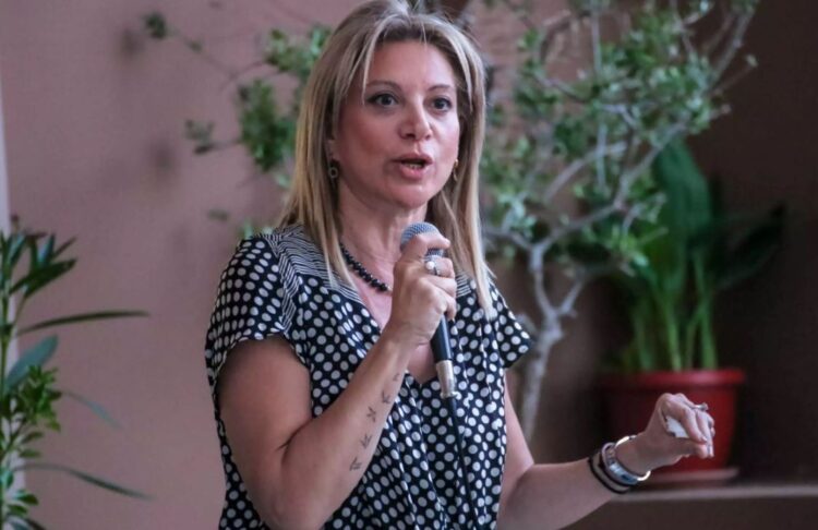 Καρυστιανού: Δεν υπάρχει Δημοκρατία στην Ελλάδα – Η ισχύς εν τη ενώσει