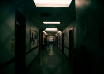 Ιατροδικαστική Πατρών: Συνεχίζονται οι έλεγχοι, σήμερα μεταφέρθηκαν φάκελοι στην Αθήνα