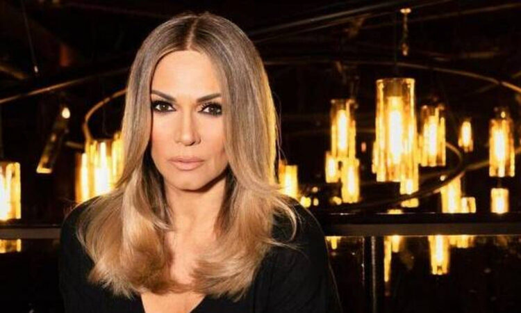 Έλλη Κοκκίνου: «Είμαι πολύ κοντά στον γιο μου αλλά είμαι και πάρα πολύ αυστηρή»