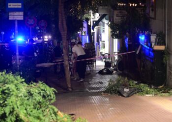 Κολωνάκι: Συνελήφθη ο οδηγός του SUV που “εισέβαλε” στο εστιατόριο