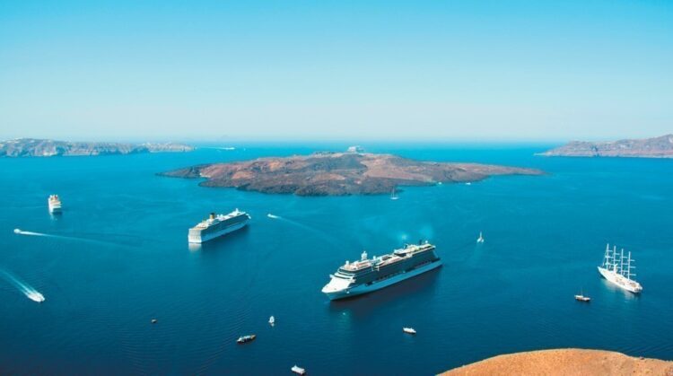 Από σήμερα το τέλος κρουαζιέρας σε Μύκονο και Σαντορίνη