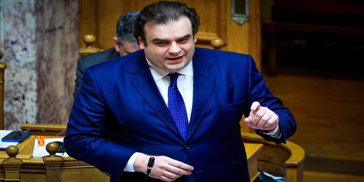 Πιερρακάκης μετά τα απαράδεκτα χαράτσια στα ΑΤΜ: «Μηδενίζονται όλες οι χρεώσεις τραπεζών μέσω ΔΙΑΣ»