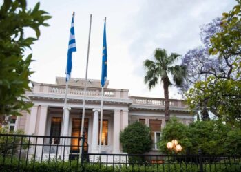 Μαξίμου μετά τον σάλο για ATM: Δεν θα ισχύσει παράθυρο χρεώσεων 2 ταχυτήτων