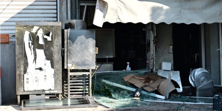 Μαρούσι: Δύο τραυματίες μετά από έκρηξη σε εστιατόριο – «Άκουσα έναν τρομακτικό θόρυβο»