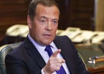 Μεντβέντεφ: Η Ρωσία δεν ενδιαφέρεται για το «θεατρικό τελεσίγραφο» Τραμπ