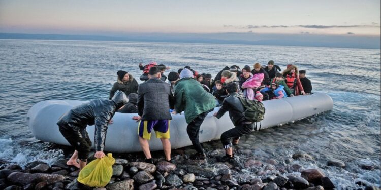 Νέες καραβιές νότια της Κρήτης: Διάσωση 39 μεταναστών – Συνελήφθη 19χρονος Αιγύπτιος διακινητής