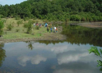Yδάτινοι θησαυροί στα Μετέωρα: Πέντε λίμνες που μαγεύουν!