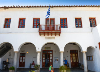 Πρόβλημα ηλεκτροδότησης στη Μύκονο λόγω βλάβης σε μετασχηματιστή