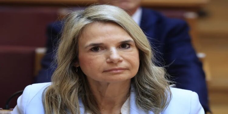 Αποστολάκη για τα δάνεια σε ελβετικό φράγκο: «Αντί για ρύθμιση, εμπαιγμός σε δόσεις»
