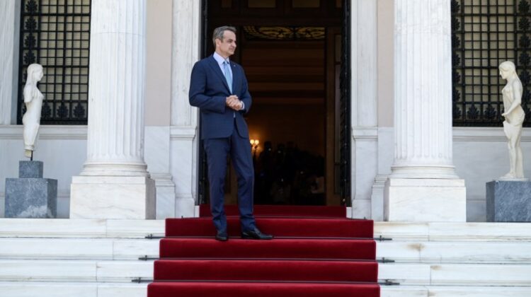 Σε αναμμένα κάρβουνα η κυβέρνηση – Φόβοι για διαρροές στην προανακριτική