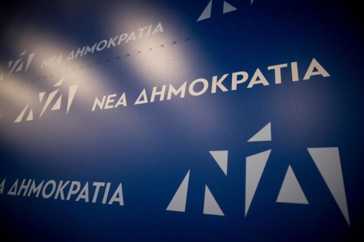 Πανικός στη ΝΔ: Κορυφαίος υπουργός «καρφώνει» γνωστή δημοσιογράφο ότι πληρώνεται από την κυβέρνηση
