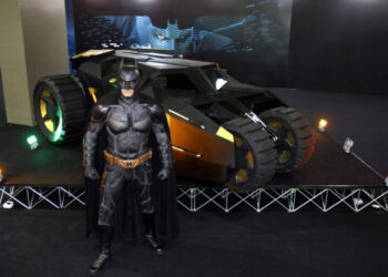 Νεϊμάρ: Μια ρέπλικα Batmobile αξίας 1,5 εκατ. δολαρίων στην συλλογή του!