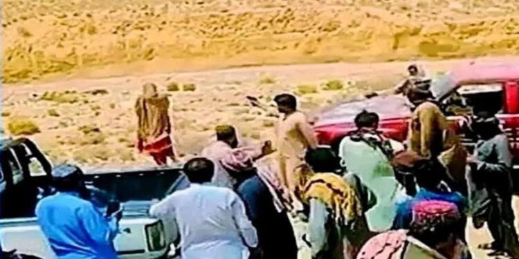 Πακιστάν: Σοκάρει βίντεο που δείχνει τη δολοφονία ζευγαριού για λόγους τιμής