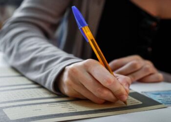 Πανελλήνιες 2025: Τέλη Ιουλίου οι βάσεις εισαγωγής στα ΑΕΙ