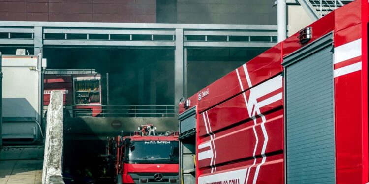 Πάτρα: Η φωτιά κατέστρεψε ολοσχερώς μεγάλες ποσότητες υγειονομικού υλικού στο νοσοκομείο «Άγιος Ανδρέας»