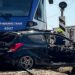 Πάτρα: Απίστευτο βίντεο δείχνει τον οδηγό που παρασύρθηκε από τον Προαστιακό σώο ανάμεσα στα συντρίμμια