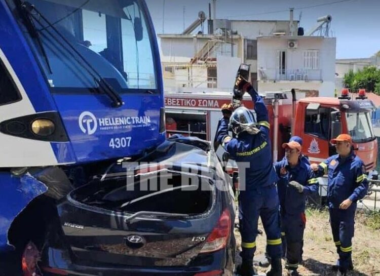 Πάτρα: Τρένο συγκρούστηκε με ΙΧ – (βίντεο)