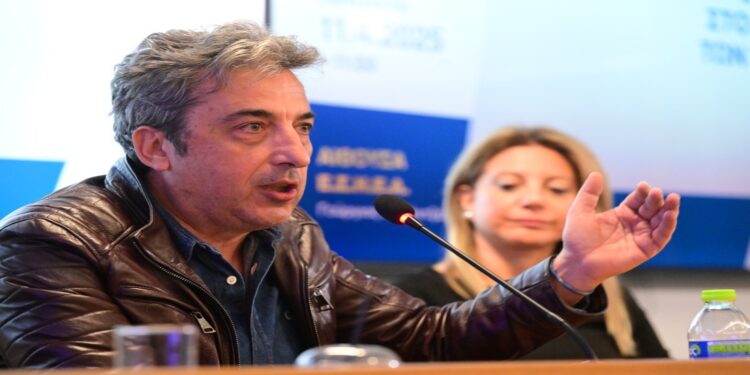 Τέμπη: Παράσταση κατηγορίας κατά Τριαντόπουλου από τον Παύλο Ασλανίδη