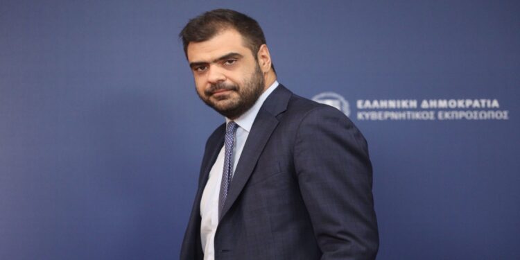 Μαρινάκης κατά Βενιζέλου: «Συγχέει λανθασμένα την απαρτία με την απαιτούμενη πλειοψηφία»