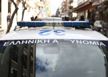 Πυροβολισμοί μεταξύ Τούρκων σε καφετέρια στον Κολωνό: Δύο τραυματίες μεταξύ των οποίων και ένας αστυνομικός