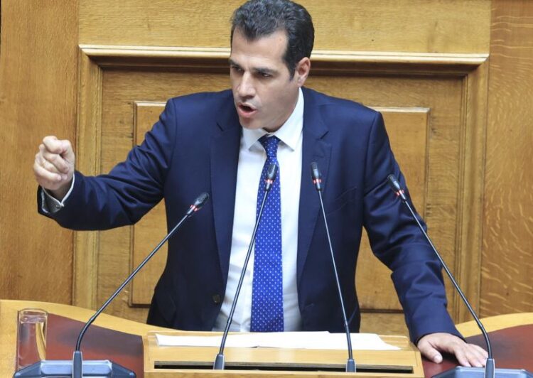 Σήμα εκκίνησης για απελάσεις από Πλεύρη: Κινούνται διαδικασίες επιστροφής για το σημερινό κύμα